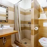 Toth Vendeghaz Es Apartmanhaz