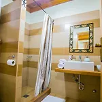 Toth Vendeghaz Es Apartmanhaz Guest house Ujfeherto