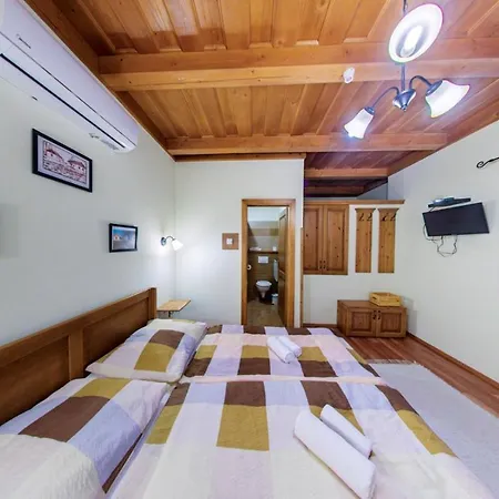 Toth Vendeghaz Es Apartmanhaz Gasthof Ujfeherto
