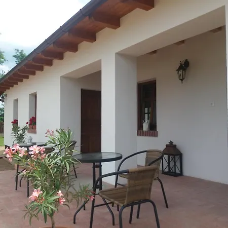 Toth Vendeghaz Es Apartmanhaz Gasthof *