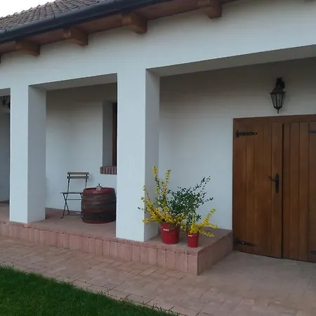 Toth Vendeghaz Es Apartmanhaz