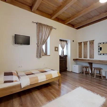 Toth Vendeghaz Es Apartmanhaz * Ujfeherto