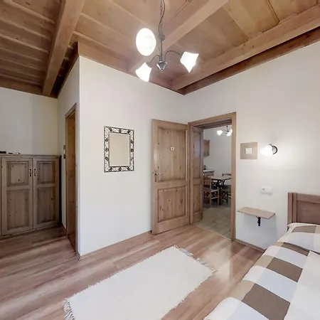 Toth Vendeghaz Es Apartmanhaz Ujfeherto