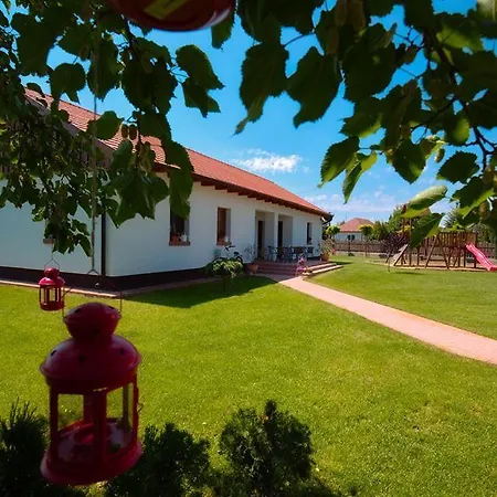Gasthof Toth Vendeghaz Es Apartmanhaz *