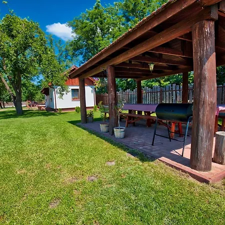 Toth Vendeghaz Es Apartmanhaz