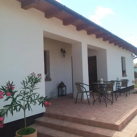 Toth Vendeghaz Es Apartmanhaz *