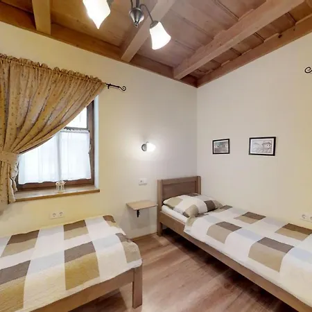 Toth Vendeghaz Es Apartmanhaz Ujfeherto