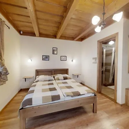 Gasthof Toth Vendeghaz Es Apartmanhaz Ujfeherto