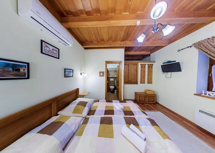 Toth Vendeghaz Es Apartmanhaz Гостевой дом Ujfeherto