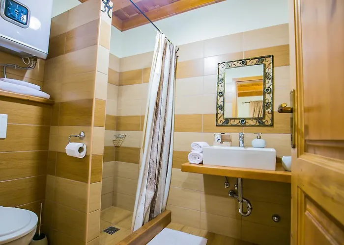 Toth Vendeghaz Es Apartmanhaz Гостевой дом Ujfeherto